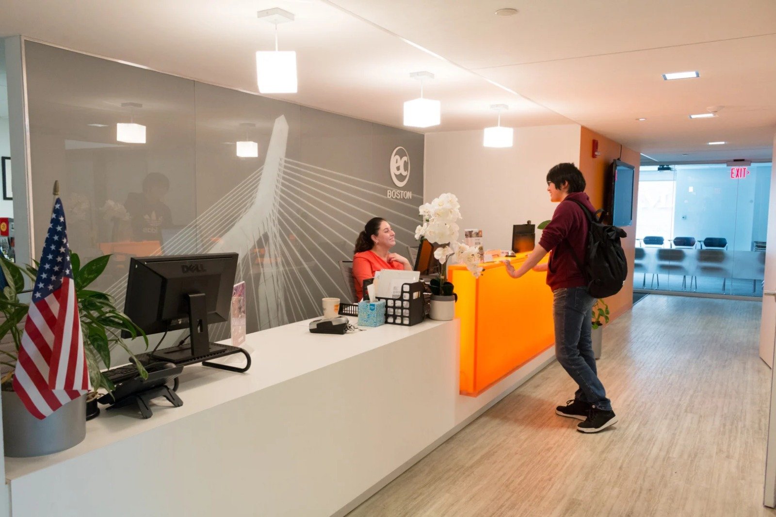 معهد إي سي لتعليم اللغة